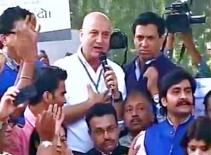 Bollywood film Actor Anupam Kher Leads March Against 'Intolerance' Protests in New  Delhi