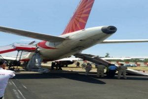 जम्मू लैंडिंग के बाद एयर इंडिया के विमान का टायर फटा, बड़ा हादसा होने से टला- यात्री सुरक्षित