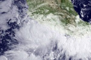 मेक्सिको में तूफान 'बीट्रीज' ने दी दस्तक, तेज हवाआें के साथ कर्इ इलाकों में भारी बारिश