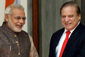 कजाकिस्तान में हुर्इ PM मोदी आैर नवाज शरीफ की मुलाकात, दोनों नेताआें ने पूछा एक-दूसरे का हालचाल