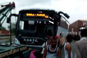 ट्रोले ने मारी वोल्वो को टक्कर, शिमला से जयपुर आ रही थी रोडवेज वोल्वो बस