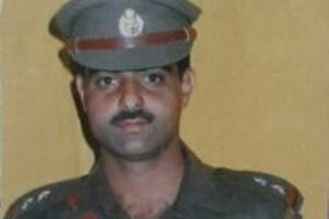 Srinagar cop stripped naked, stoned to death by angry mob outside Jamia Masjid