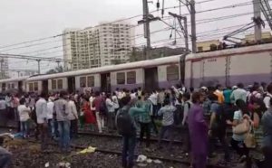 4 coaches of Mumbai local train derails; no casualties reported