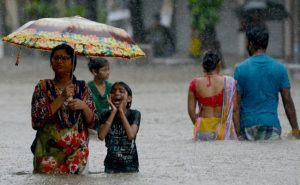 मुंबई: बारिश में 12 घंटे तक फंसी रहीं गर्भवती पत्रकार ने बयां किया आंखों देखा मंजर