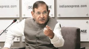 Disappointed with Nitish Kumar's decision to split 'Grand Alliance', Sharad Yadav may float a new party soon
