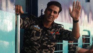 Akshay Kumar salutes 'cleaning soldiers' of India.