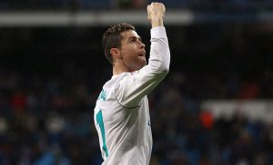 Ronaldo inspires Real Madrid to enter Champions League quarter-finals.