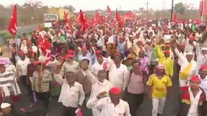 Over 30,000 farmers march towards Mumbai to demand complete loan waiver.