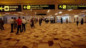 Long weekend rush hits Delhi airport services, thousands of bags misplaced.