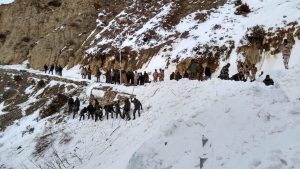 Operation to rescue for 5 jawans trapped in avalanche continues on Day 4.