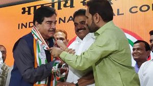 Shatrughan Sinha makes faux pas just after joining Congress, calls Shaktisinh Gohil 'BJP's backbone'