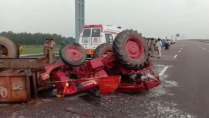 Another accident on Agra-Lucknow Expressway; 2 dead, 22 injured near Unnao.
