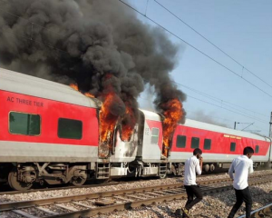 Fire breaks out in Telangana Express near Haryana's Ballabgarh, passengers rescued safely.