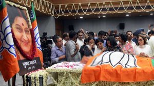 Bhutan King Jigme Khesar Namgyel Wangchuck lights thousand lamps in Sushma Swaraj's memory.