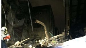 Part of three-storeyed building collapses in Mumbai's Fort area, 17 rescued.