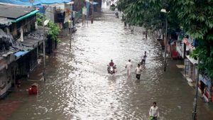 IMD predicts 'extremely' heavy rainfall in Gujarat, Maharashtra, Goa; red alert issued.