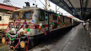 Piyush Goyal flags off increased frequency Chhatrapati Shivaji Maharaj Terminus - Hazrat Nizamuddin Rajdhani Express.