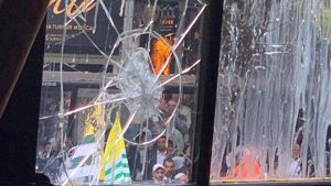 Fresh violent protests by Pakistan supporters at Indian High Commission in London, damage caused to premises.