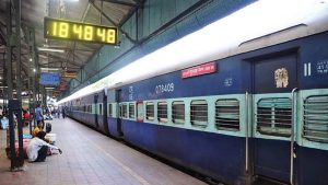 Railways ने कैंसिल की 287 ट्रेनें, टिकट बुक कराने वाले पढ़ लें यह खबर