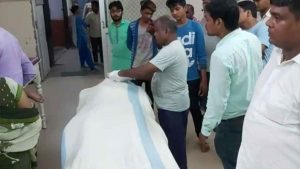 UP: घर में रखी बंदूक से कैसे हुई छात्र की मौत, मर्डर और सुसाइड की गुत्थी में उलझी पुलिस