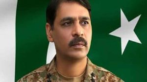 Pakistan Army spokesperson Asif Ghafoor trolled for calling Kashmir country's jugular 'vain'.