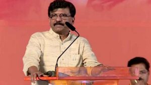 Devendra Fadnavis will be seen sitting next to Uddhav Thackeray in Shiv Sena's next Dussehra rally: Sanjay Raut.