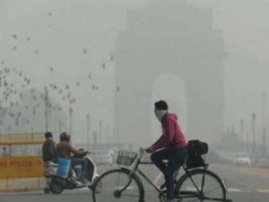 Delhi gasps for breath, AQI remains in 'very poor' category