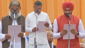 Manohar Lal Khattar's Haryana cabinet expanded, governor administers oath of office to 10 ministers.