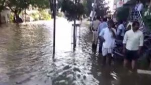 Lake breach hits Bengaluru, several families affected, cars swept away.