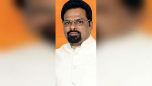 Shiv Sena leader Shekhar Jadhav shot at in Mumbai, assailant arrested.