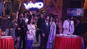 Bigg Boss 13 contestants welcome 2020 with a bash