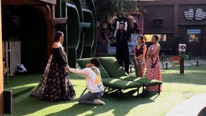 Bigg Boss 13: Asim Riaz proposes marriage to Himanshi Khurana – Deets inside.