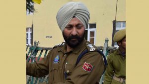 NIA begins probe against DSP Devinder Singh arrested with Hizbul terrorists in J&K.