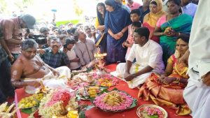 Cutting across religious lines Kerala mosque hosts Hindu wedding.