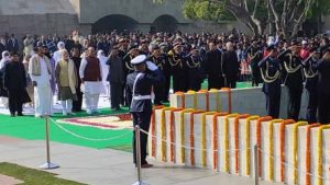 Nation observes Mahatma Gandhi's 72nd death anniversary and Martyrs' Day, leaders pay tribute.