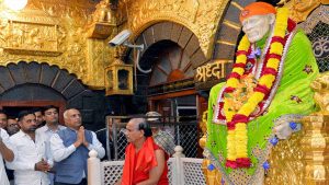 Shirdi shutdown called off, CM Udhhav Thackeray to discuss issue on Monday.