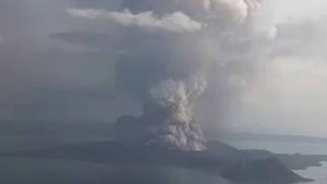 Nearly 8,000 Philipinos evacuated, flights grounded as volcano erupts near Manila.
