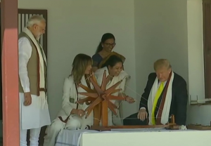 Trump India Visit: साबरमती में चरखा चलाकर मोटेरा स्टेडियम के लिए निकले ट्रंप और मेलानिया