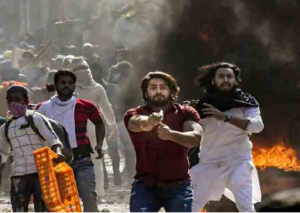 दिल्ली हिंसा: खुलेआम गोलियां चलाने वाला शाहरुख अब भी फरार, पुलिस कर रही तलाश