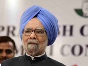 Former PM Manmohan Singh asked me if he should quit after Rahul ordinance episode: Montek Ahluwalia