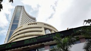 Sensex closes 484 points higher, Nifty settles at 9,313.90; IT stocks among top gainers