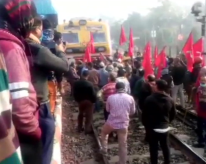 Left, Congress take out rally in West Bengal's Birbhum, rail services hit at many places