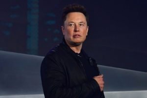 Elon Musk का सिर्फ एक tweet और डूब गए 1500 करोड़ डॉलर! छिन गई नंबर वन की कुर्सी
