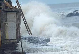 Cyclone Tauktae to hit Gujarat coast today evening with a speed gusting up to 185 kmph