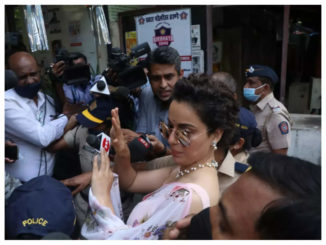 Kangana appears at Khar police station in case against her for calling farmers protest a Khalistani movement