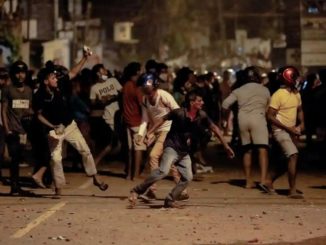 श्रीलंका में इमरजेंसी लगी:आर्थिक संकट के विरोध में हिंसा भड़की; राष्ट्रपति राजपक्षे के समर्थन वाली 11 पार्टियों की मांग- अंतरिम सरकार का गठन हो