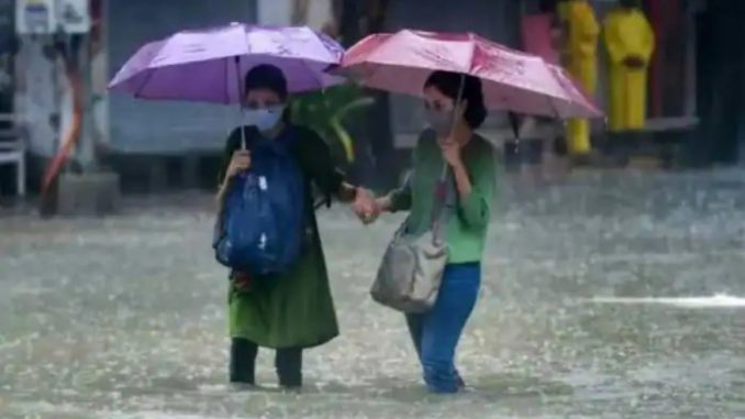 IMD issues heavy rainfall alert in Himachal, Uttarakhand, Tamil Nadu; light rains likely in Delhi-NCR - Check forecast