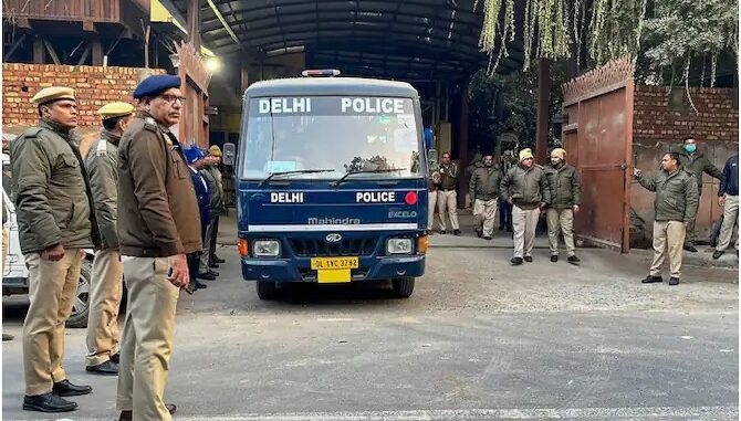 Kanjhawala Case: कंझावला केस में रोहिणी जिले के 11 पुलिसकर्मी सस्पेंड, MHA के निर्देश के बाद बड़ी कार्रवाई