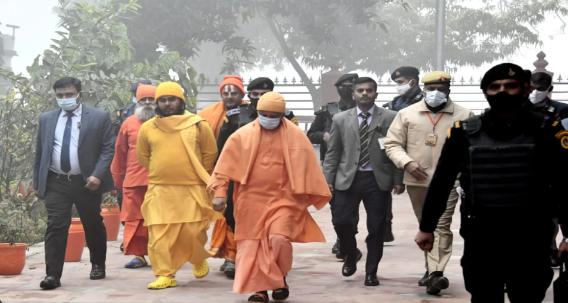 गोरखनाथ में आतंकी घुसने की सूचना से मचा हड़कंप, सीएम योगी आदित्यनाथ मंदिर में थे मौजूद