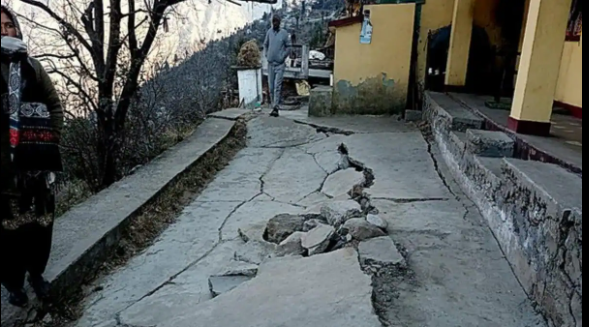 Joshimath declared 'disaster-prone' area as more houses in holy town of Uttarakhand develop cracks